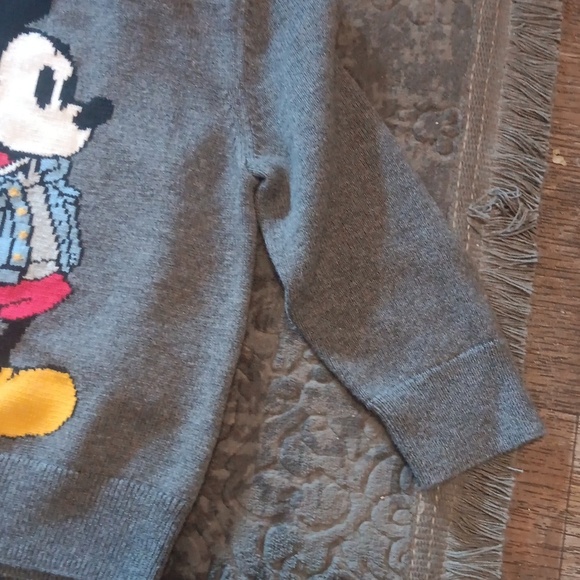 Baby Gap + Disney Mickey Mouse 100% Cotton Knit Sweater | Size 24 moths - Picture 4 of 7